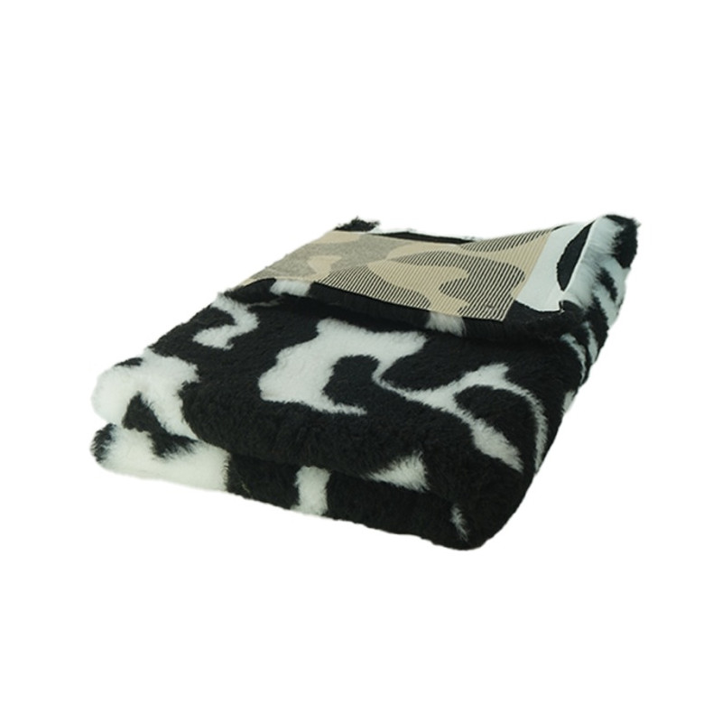 BUBA Legowisko antypoślizgowe DRY BED 28mm zawijasy czarno-białe A215